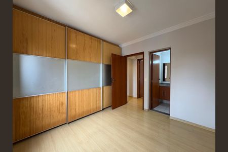 Apartamento à venda com 96m², 3 quartos e 2 vagasSuíte 2