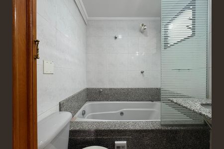 Apartamento à venda com 96m², 3 quartos e 2 vagasBanheiro da Suíte 1