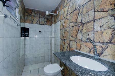 Casa para alugar com 55m², 1 quarto e sem vagaBanheiro