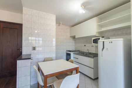 Studio para alugar com 50m², 1 quarto e sem vaga Studio para alugar com 50m², 1 quarto e sem vagaCozinha e Área de Serviço