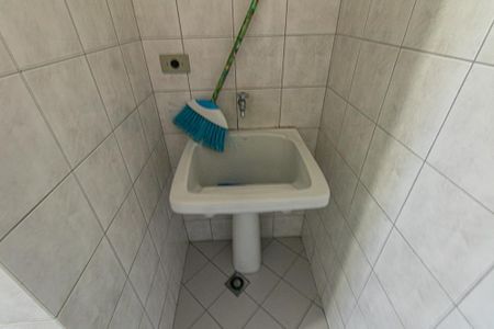 Studio para alugar com 50m², 1 quarto e sem vaga Studio para alugar com 50m², 1 quarto e sem vagaCozinha e Área de Serviço