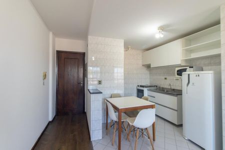 Studio para alugar com 50m², 1 quarto e sem vaga Studio para alugar com 50m², 1 quarto e sem vagaCozinha e Área de Serviço