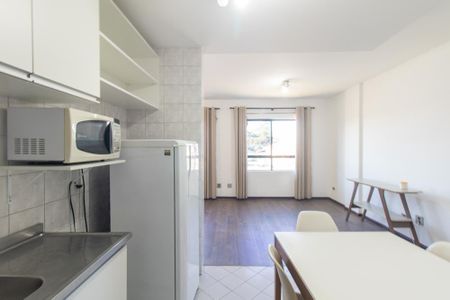 Studio para alugar com 50m², 1 quarto e sem vaga Studio para alugar com 50m², 1 quarto e sem vagaCozinha e Área de Serviço
