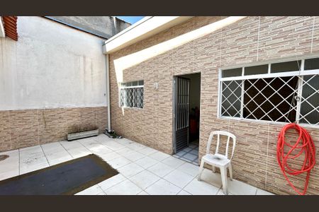 Casa para alugar com 146m², 2 quartos e sem vagaQuintal