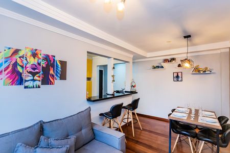 Sala de apartamento à venda com 2 quartos, 54m² em Parque Maria Domitila, São Paulo