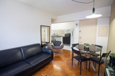 Apartamento à venda com 43m², 1 quarto e 1 vaga Apartamento à venda com 43m², 1 quarto e 1 vagaSala
