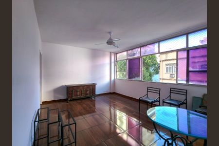 Apartamento à venda com 110m², 3 quartos e 1 vagaSala