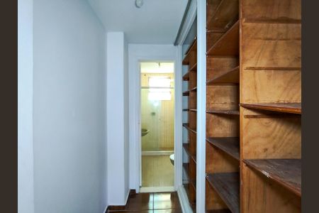 Apartamento à venda com 110m², 3 quartos e 1 vagaCloset da suíte
