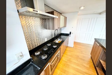 Apartamento à venda com 64m², 2 quartos e 1 vagaCozinha e Área de Serviço