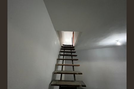 Escada de casa para alugar com 3 quartos, 180m² em Lauzane Paulista, São Paulo