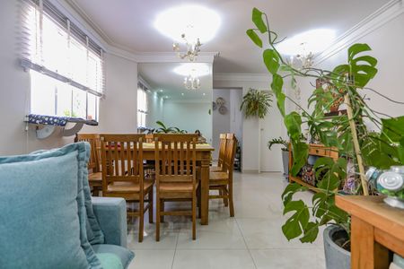 Casa de condomínio à venda com 167m², 3 quartos e 2 vagasSala