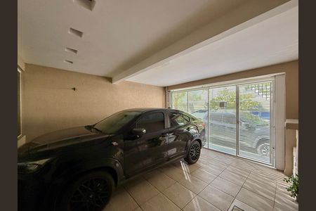 Casa à venda com 174m², 3 quartos e 2 vagas Casa à venda com 174m², 3 quartos e 2 vagasGaragem