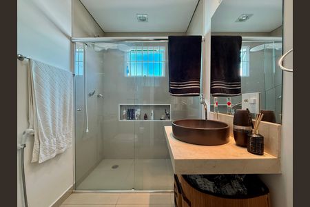 Casa à venda com 174m², 3 quartos e 2 vagas Casa à venda com 174m², 3 quartos e 2 vagasBanheiro Suíte
