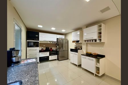 Casa à venda com 174m², 3 quartos e 2 vagas Casa à venda com 174m², 3 quartos e 2 vagasCozinha