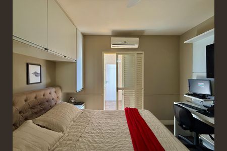 Casa à venda com 174m², 3 quartos e 2 vagas Casa à venda com 174m², 3 quartos e 2 vagasSuíte