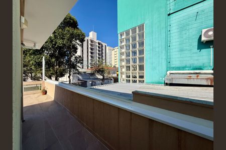 Casa à venda com 174m², 3 quartos e 2 vagas Casa à venda com 174m², 3 quartos e 2 vagasVaranda Quarto 2