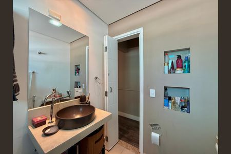 Casa à venda com 174m², 3 quartos e 2 vagas Casa à venda com 174m², 3 quartos e 2 vagasBanheiro Suíte