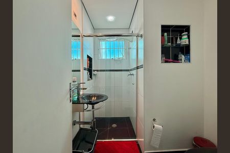 Casa à venda com 174m², 3 quartos e 2 vagas Casa à venda com 174m², 3 quartos e 2 vagasBanheiro Social