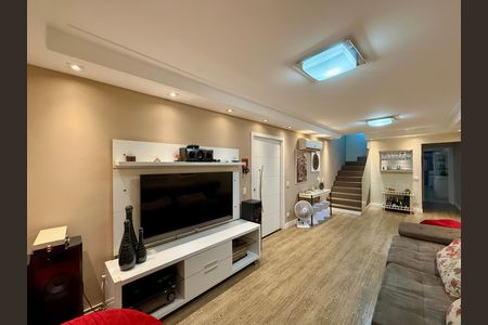 Casa à venda com 174m², 3 quartos e 2 vagas Casa à venda com 174m², 3 quartos e 2 vagasSala
