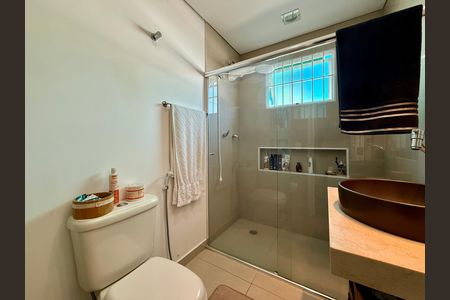 Casa à venda com 174m², 3 quartos e 2 vagas Casa à venda com 174m², 3 quartos e 2 vagasBanheiro Suíte