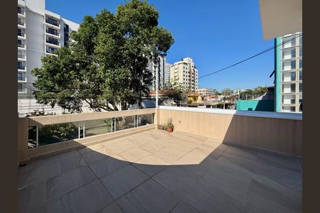 Casa à venda com 174m², 3 quartos e 2 vagas Casa à venda com 174m², 3 quartos e 2 vagasVaranda Quarto 2