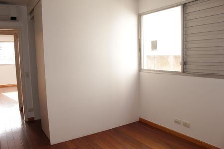 Apartamento para alugar com 168m², 3 quartos e 2 vagasSuíte