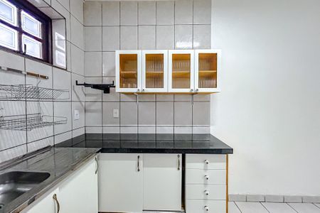 Casa para alugar com 70m², 2 quartos e 1 vagaCozinha - Armários