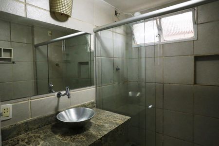 Banheiro da Suíte de apartamento para alugar com 2 quartos, 110m² em São Lucas, Belo Horizonte