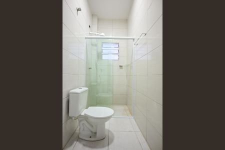 Banheiro de apartamento para alugar com 1 quarto, 50m² em Parque Assunção, Taboão da Serra