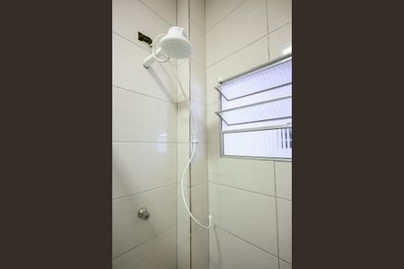 Banheiro de apartamento para alugar com 1 quarto, 50m² em Parque Assunção, Taboão da Serra