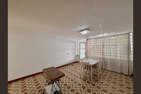 Sala  de casa à venda com 2 quartos, 100m² em Vila Cordeiro, São Paulo