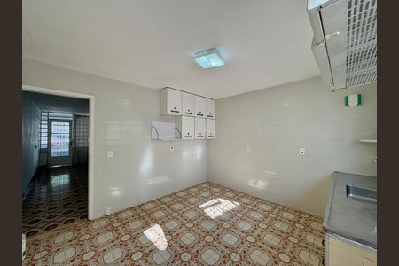 Cozinha de casa à venda com 2 quartos, 100m² em Vila Cordeiro, São Paulo