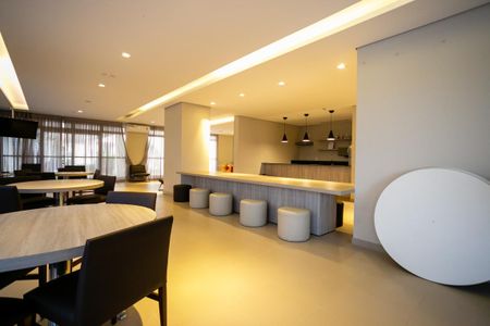 Apartamento para alugar com 65m², 2 quartos e 1 vagaÁrea comum - Salão de festas