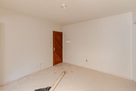 Sala de apartamento para alugar com 1 quarto, 52m² em Medianeira, Porto Alegre