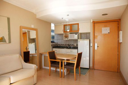 Sala de apartamento para alugar com 1 quarto, 45m² em Rio Branco, Porto Alegre