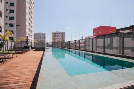 Studio para alugar com 25m², 1 quarto e sem vaga Studio para alugar com 25m², 1 quarto e sem vagaÁrea comum - Piscina
