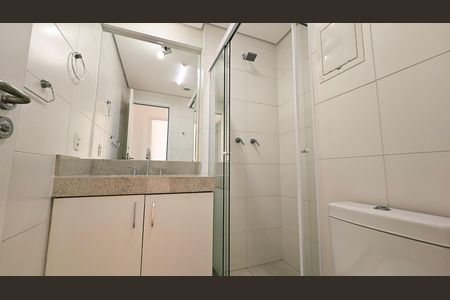 Apartamento para alugar com 52m², 2 quartos e 1 vaga Apartamento para alugar com 52m², 2 quartos e 1 vagaBanheiro social