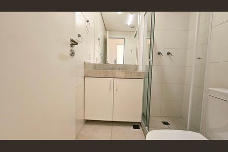 Apartamento para alugar com 52m², 2 quartos e 1 vaga Apartamento para alugar com 52m², 2 quartos e 1 vagaBanheiro social