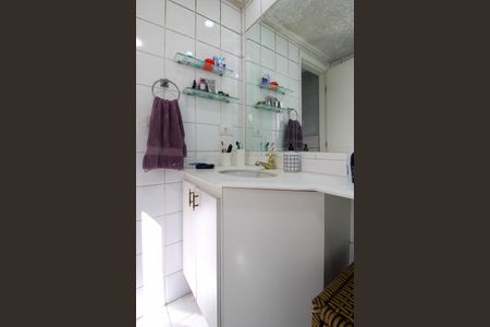 Apartamento à venda com 74m², 2 quartos e 1 vagaBanheiro Suíte 