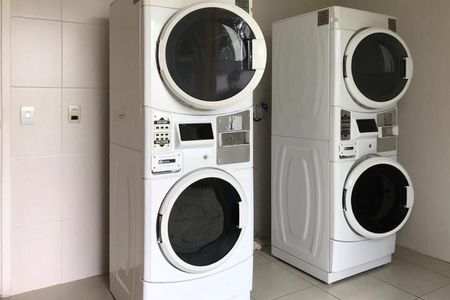 Studio para alugar com 32m², 1 quarto e 1 vaga Studio para alugar com 32m², 1 quarto e 1 vagaÁrea comum - Lavanderia