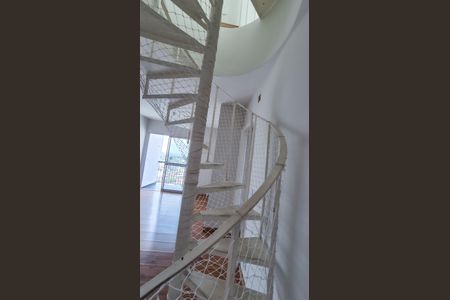 Apartamento à venda com 124m², 3 quartos e 1 vagaEscada