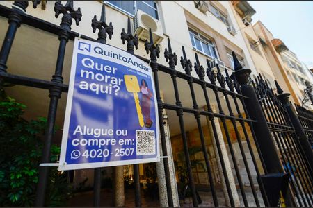 Apartamento à venda com 170m², 3 quartos e 1 vaga Apartamento à venda com 170m², 3 quartos e 1 vagaPlaca