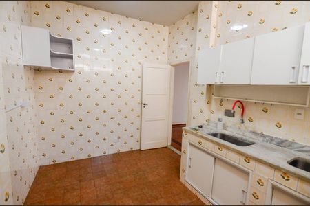 Apartamento à venda com 170m², 3 quartos e 1 vaga Apartamento à venda com 170m², 3 quartos e 1 vagaCozinha