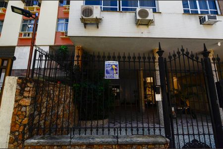 Apartamento à venda com 170m², 3 quartos e 1 vaga Apartamento à venda com 170m², 3 quartos e 1 vagaFachada