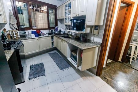 Casa para alugar com 180m², 3 quartos e 3 vagasCozinha - Armários