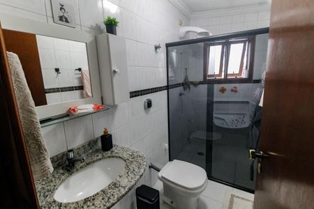 Casa para alugar com 180m², 3 quartos e 3 vagasBanheiro Corredor