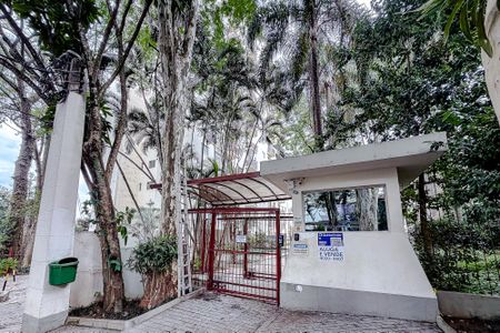 Apartamento à venda com 40m², 1 quarto e 1 vagaFachada - Plaquinha