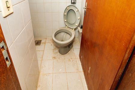 Casa à venda com 220m², 4 quartos e 2 vagasBanheiro de Serviço