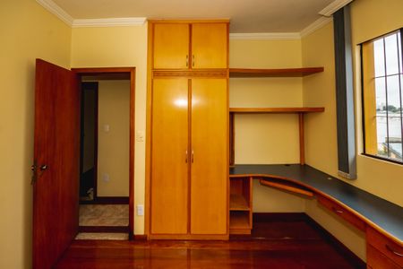 Casa à venda com 220m², 4 quartos e 2 vagasQuarto 3