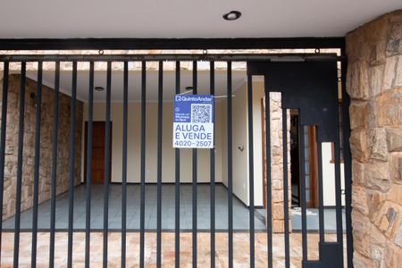 Casa à venda com 220m², 4 quartos e 2 vagasPlaca